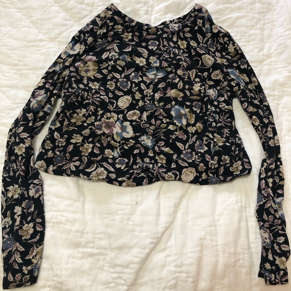 Kimchi blue cropped long sleeve shirt